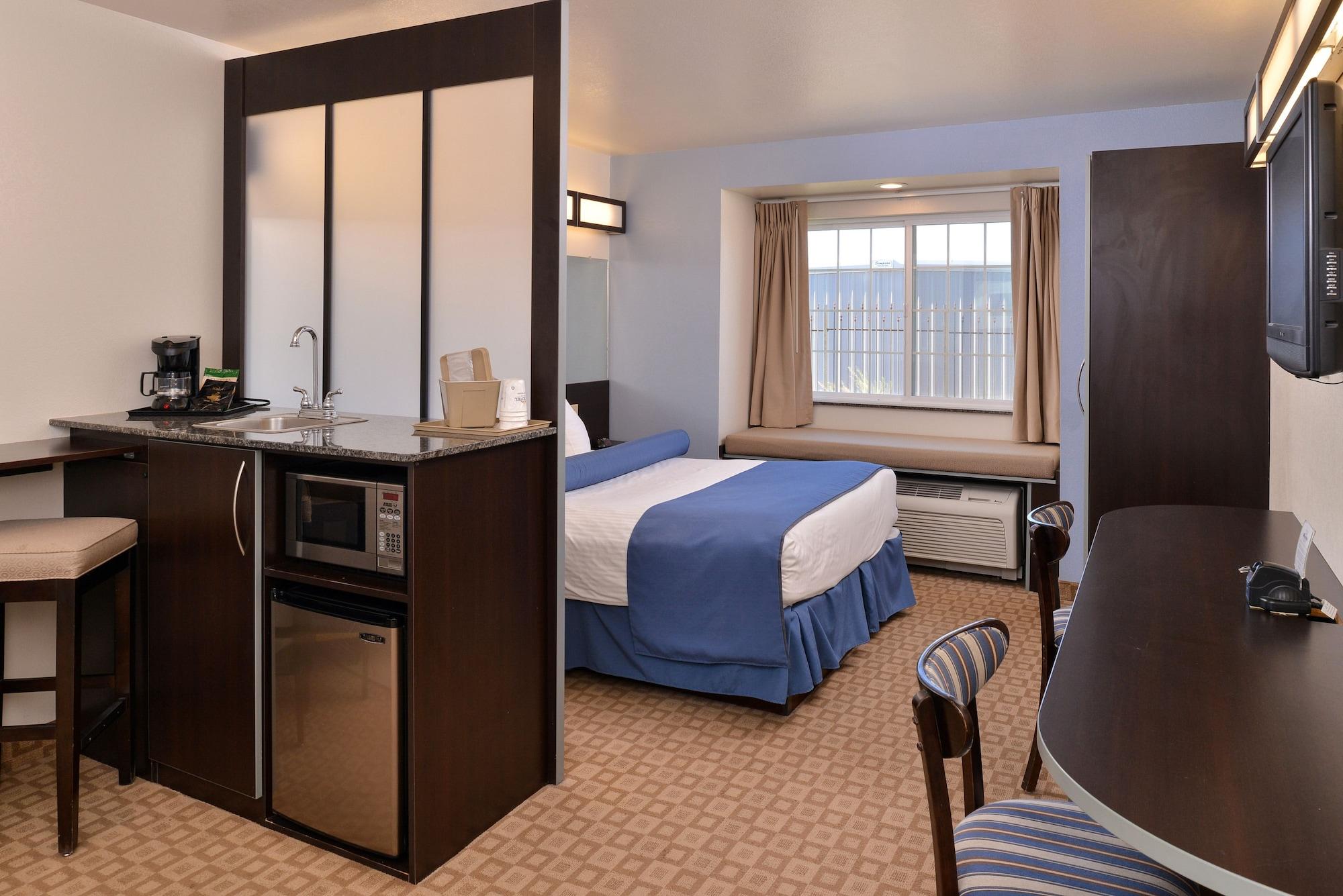 Microtel Inn & Suites By Wyndham Klamath Falls Exterior photo