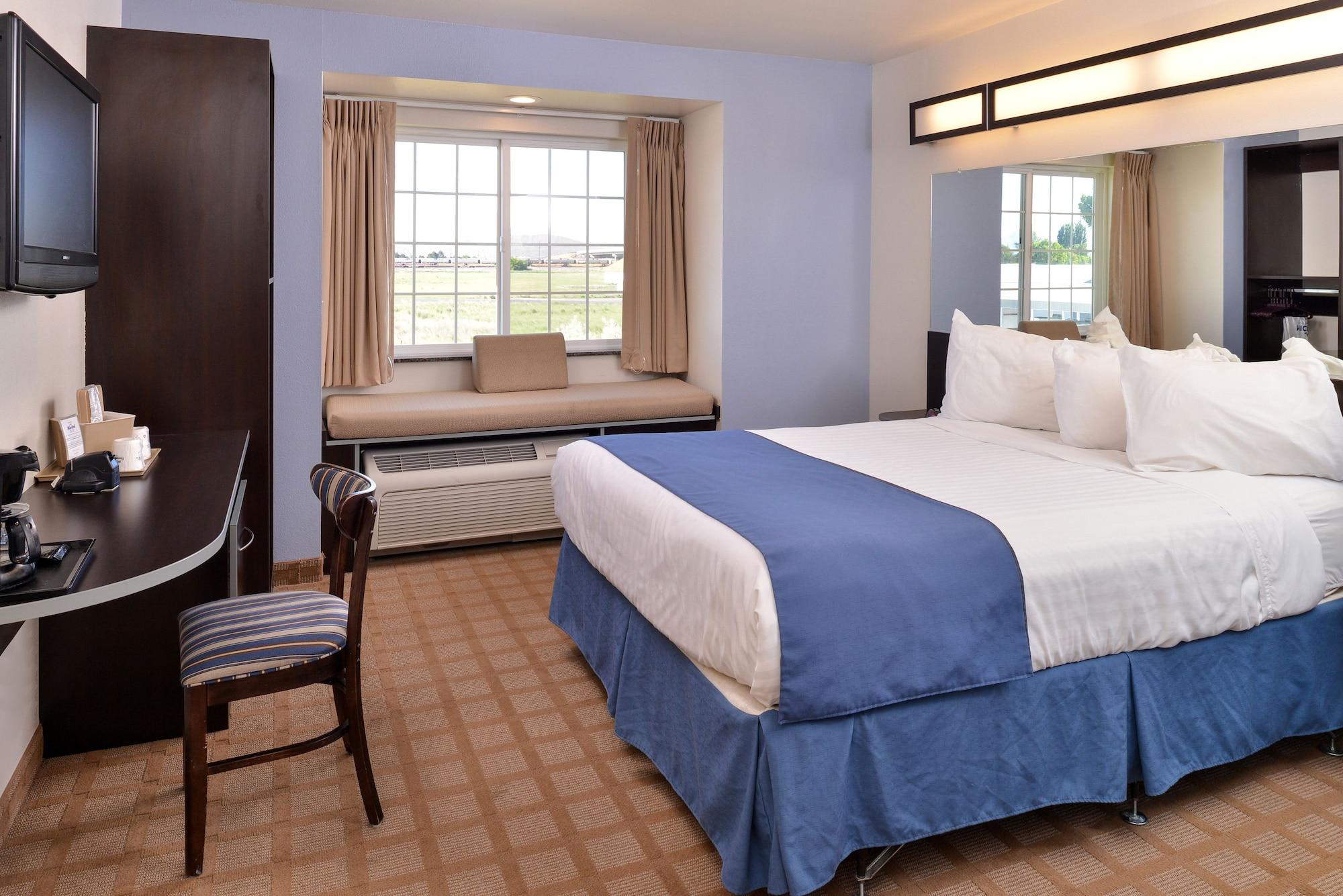 Microtel Inn & Suites By Wyndham Klamath Falls Exterior photo
