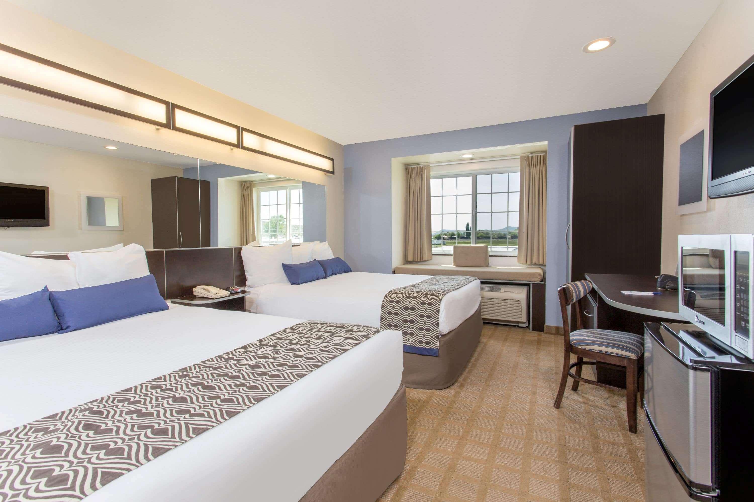 Microtel Inn & Suites By Wyndham Klamath Falls Exterior photo