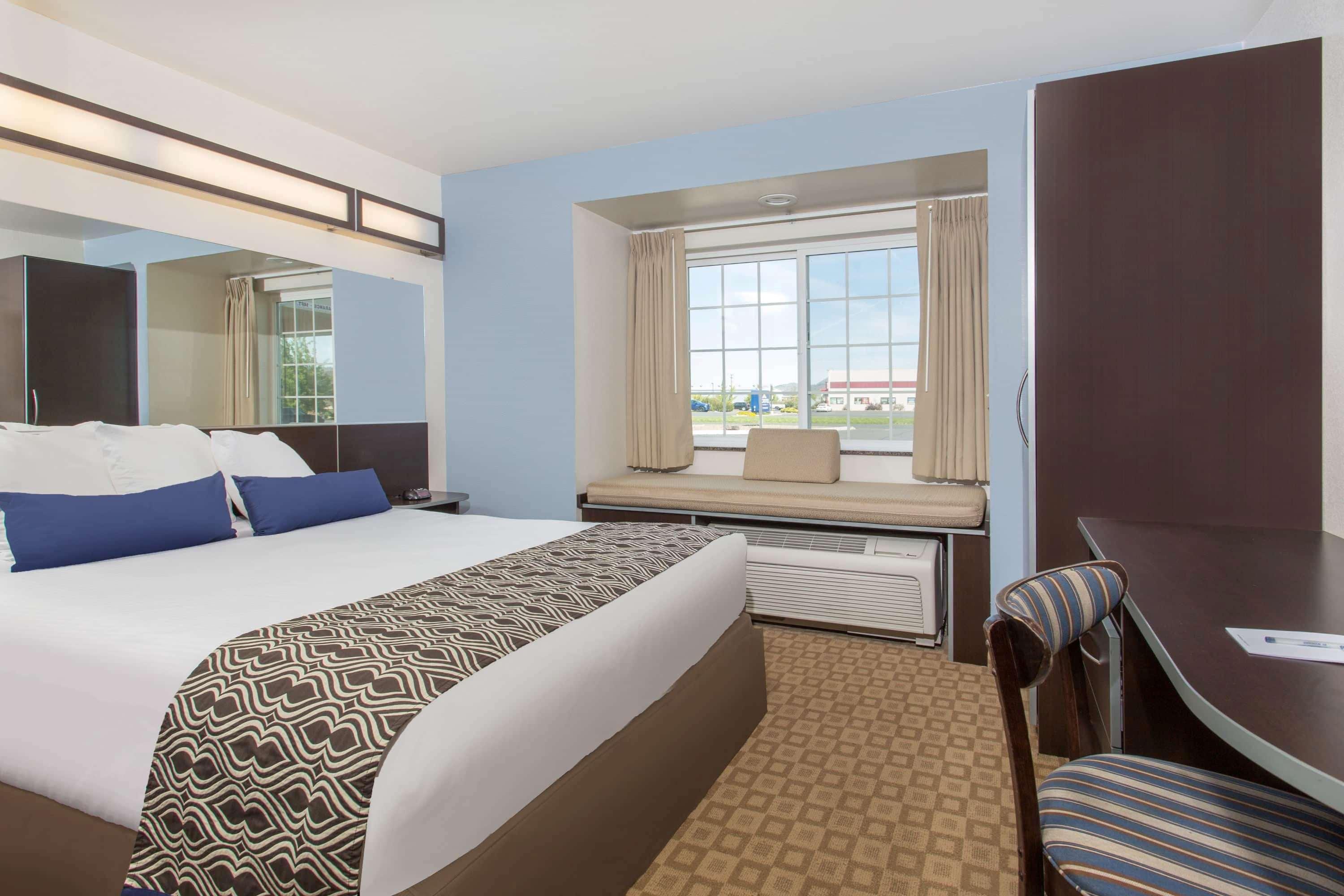 Microtel Inn & Suites By Wyndham Klamath Falls Exterior photo