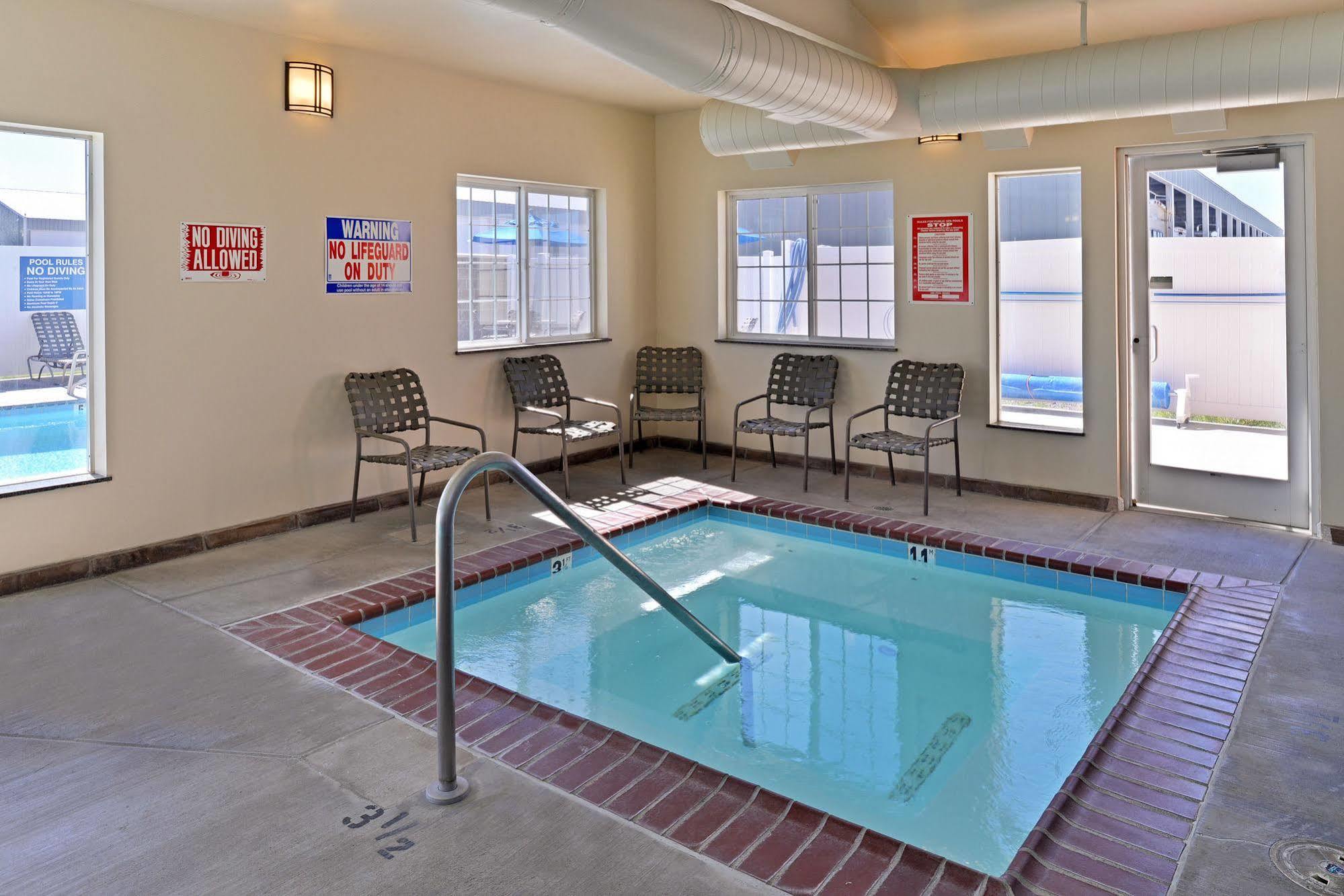 Microtel Inn & Suites By Wyndham Klamath Falls Exterior photo