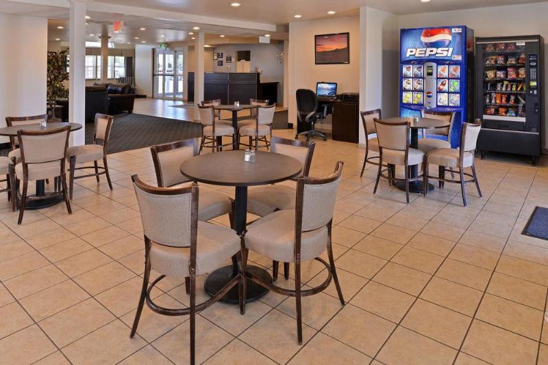 Microtel Inn & Suites By Wyndham Klamath Falls Exterior photo